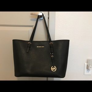 Michael Kors Jet Set Travel Medium Tote